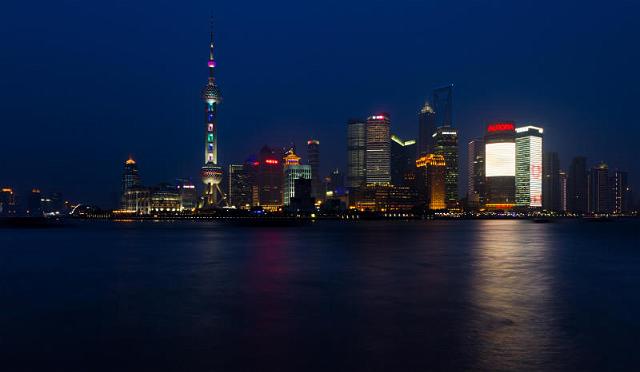 196 Shanghai by night.jpg